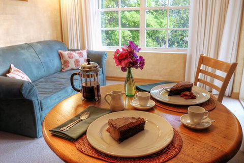 Vineyard Cottages - Holiday Sunshine Coast 4