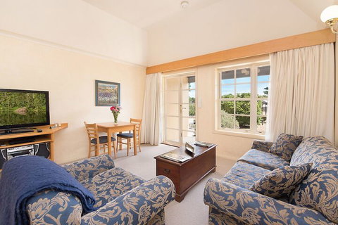 Vineyard Cottages - Holiday Sunshine Coast 2