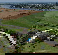 Jacaranda Motor Lodge - Sunshine Coast Tourism