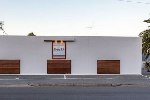 Bay 10 Accommodation - Holiday Sunshine Coast 2