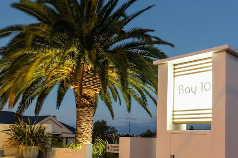 Bay 10 Accommodation - Holiday Sunshine Coast 1