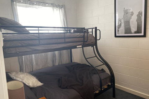 Apartment On Tennyson - Sunshine Coast Tourism 6