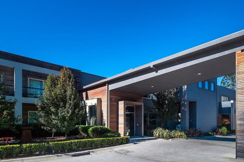 Gibraltar Hotel Bowral - Holiday Sunshine Coast 0