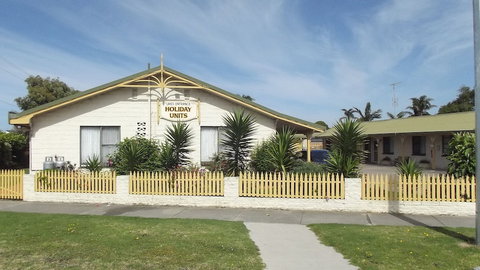 Lakes Entrance Holiday Units - Holiday Sunshine Coast 0