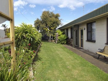 Lakes Entrance Holiday Units - Holiday Sunshine Coast 1