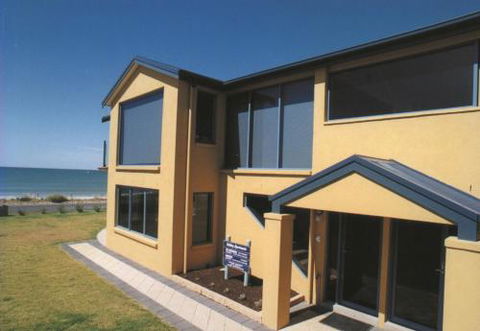 Port Fairy Getaway - Sunshine Coast Tourism 2