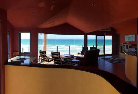 Port Fairy Getaway - Sunshine Coast Tourism 0