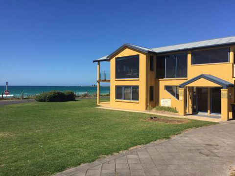 Port Fairy Getaway - Sunshine Coast Tourism 4