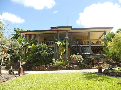 Licuala Lodge - Holiday Sunshine Coast 2