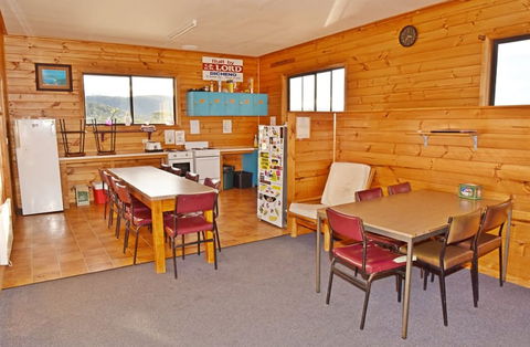 Bicheno Backpackers Hostel - Sunshine Coast Tourism 4