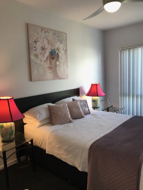 Corlette Retreat - Holiday Sunshine Coast 3