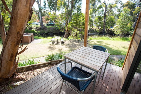 Lorne Foreshore Caravan Park - Holiday Sunshine Coast 2