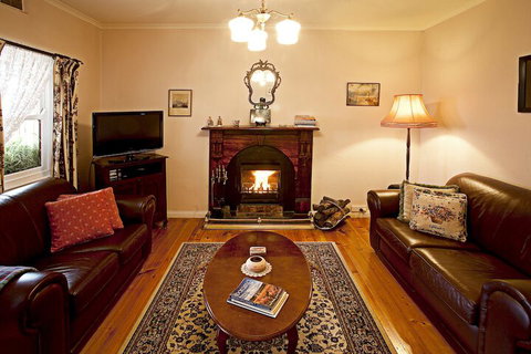 Trinity Cottage - Sunshine Coast Tourism 3
