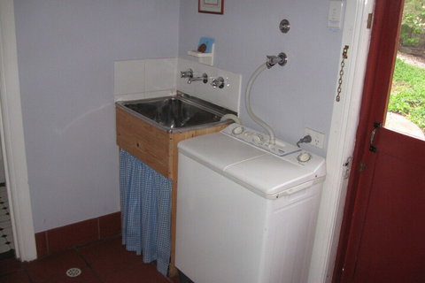 Trinity Cottage - Sunshine Coast Tourism 7