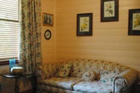 Bygone Beautys Cottages - Sunshine Coast Tourism 7