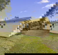 Giants Table and Cottages - Sunshine Coast Tourism