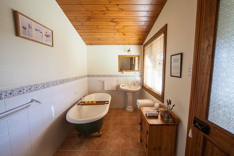 Margate Cottage Boutique Bed & Breakfast - Sunshine Coast Tourism 6