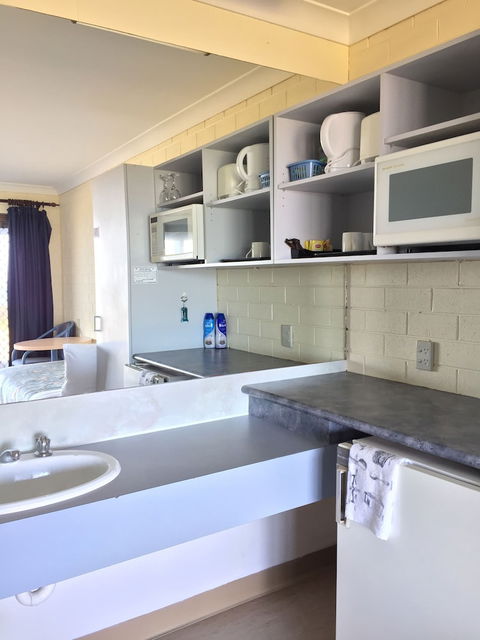 Skenes Creek Lodge Motel And Restaurant - Sunshine Coast Tourism 6
