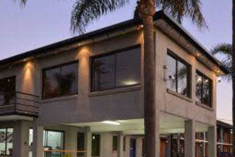 Bayside Motel - Sunshine Coast Tourism 4