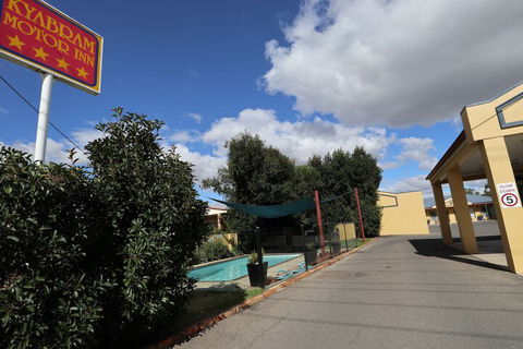 Kyabram Motor Inn - Holiday Sunshine Coast 2