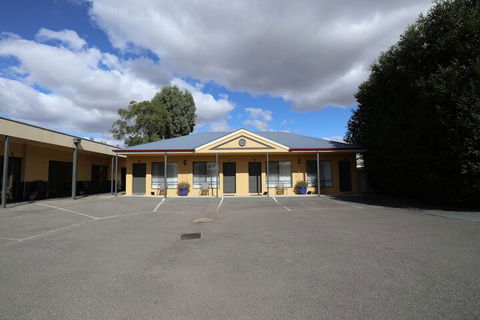 Kyabram Motor Inn - Holiday Sunshine Coast 6