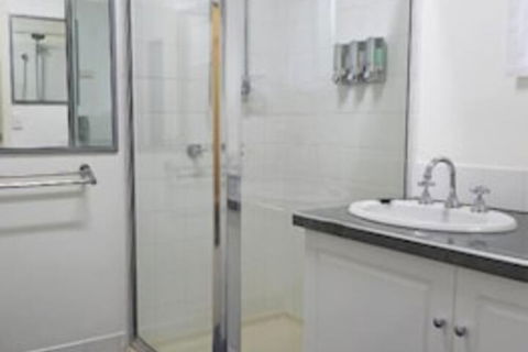 Gallery Motel - Holiday Sunshine Coast 4