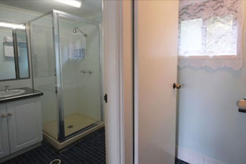Gallery Motel - Holiday Sunshine Coast 5