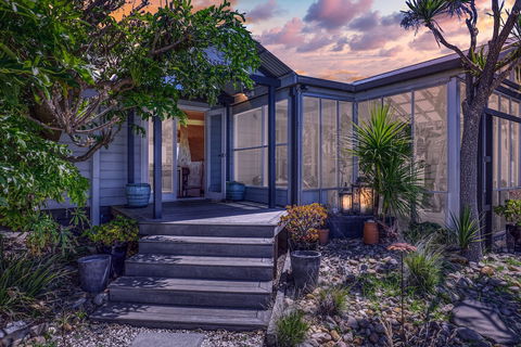 Clifftop Boutique Accommodation - Sunshine Coast Tourism 2