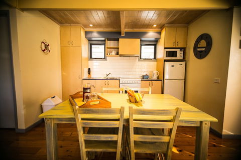 Rayville Boat Houses - Sunshine Coast Tourism 3