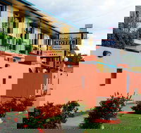 Cedar Lodge Motel Townsville - Holiday Sunshine Coast