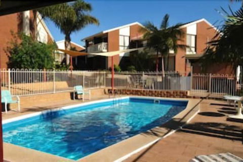 Anchorbell Holiday Apartments - Holiday Sunshine Coast 3