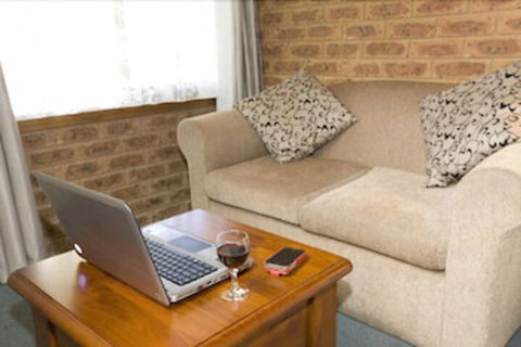 Beechworth Carriage Motor Inn - Holiday Sunshine Coast 7