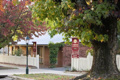 Beechworth Carriage Motor Inn - Holiday Sunshine Coast 0