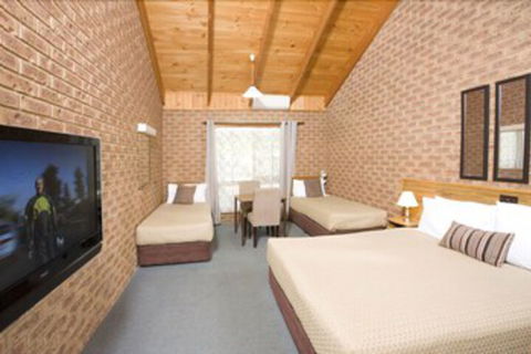 Beechworth Carriage Motor Inn - Holiday Sunshine Coast 5