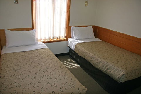 Hermitage Motor Inn - Holiday Sunshine Coast 7