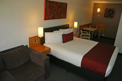 Hermitage Motor Inn - Holiday Sunshine Coast 6