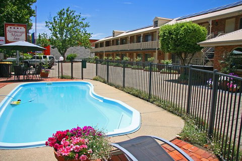 Hermitage Motor Inn - Holiday Sunshine Coast 4