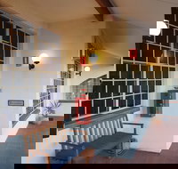 McNevin's Warwick Motel - Holiday Sunshine Coast