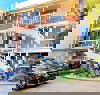 Bay Breeze Boutique Accommodation - Holiday Sunshine Coast