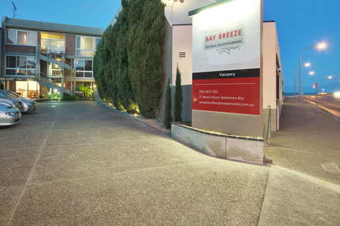 Bay Breeze Boutique Accommodation - Holiday Sunshine Coast 2