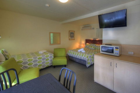 Bermagui Motor Inn - Sunshine Coast Tourism 7