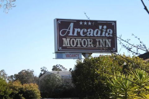 Arcadia Motor Inn - Holiday Sunshine Coast 0