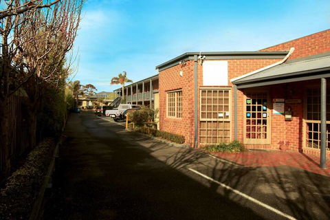 Admiral Motor Inn - Holiday Sunshine Coast 1
