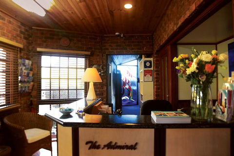 Admiral Motor Inn - Holiday Sunshine Coast 2