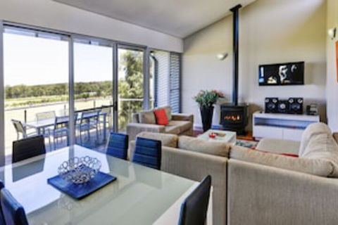 Adina Vineyard - Holiday Sunshine Coast 0