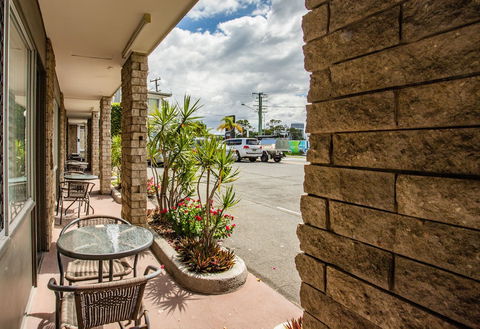 Tropicana Motel - Sunshine Coast Tourism 1