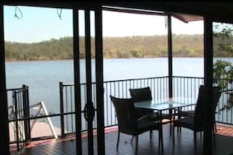 Lake Bennett Resort - Sunshine Coast Tourism 4