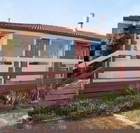 Yarra Glen Racecourse Apartments - Holiday Sunshine Coast