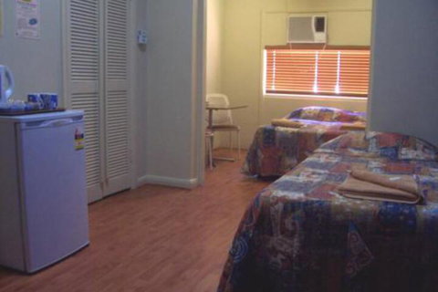 Todd Tavern - Holiday Sunshine Coast 5