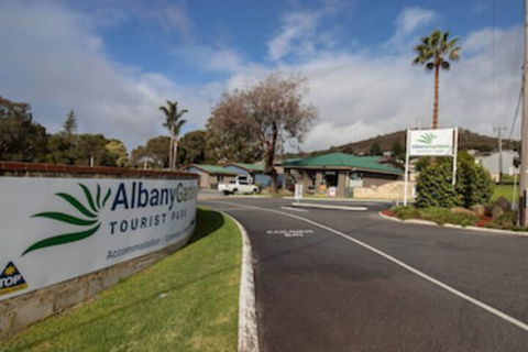 Albany Gardens Tourist Park - Holiday Sunshine Coast 0
